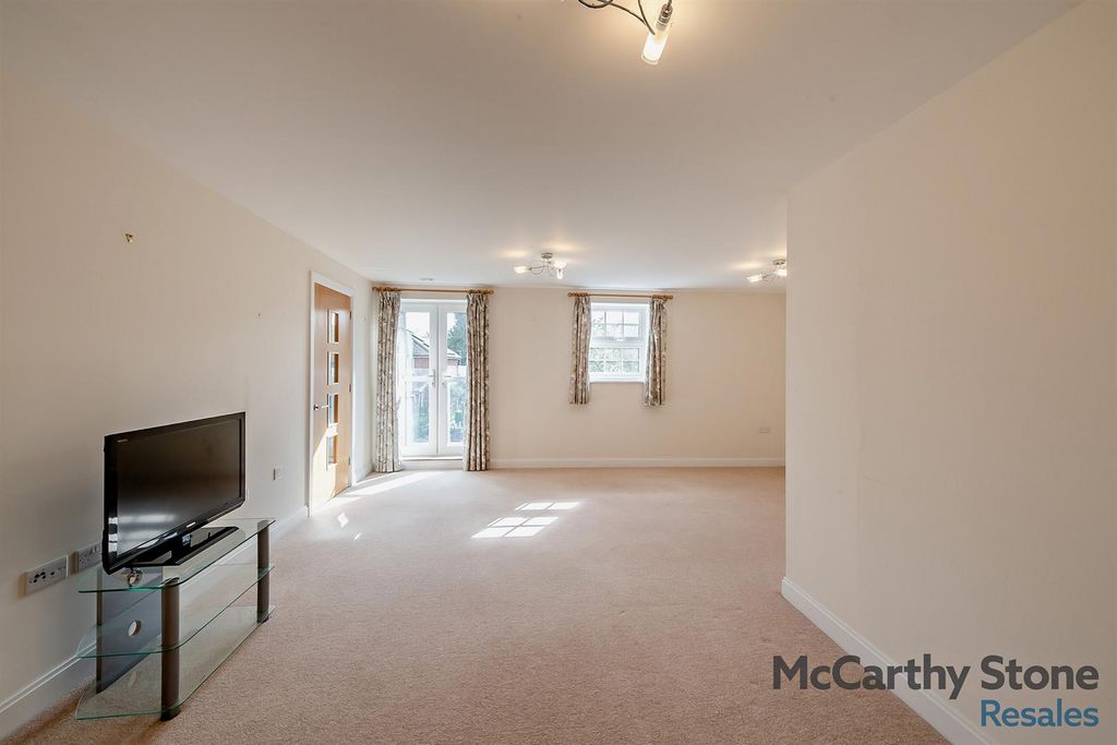 Property photo 3 of 17 Living Room: