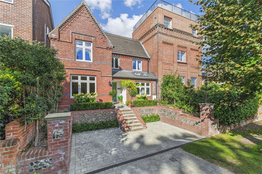 Property photo 1 of 12 Front Aspect