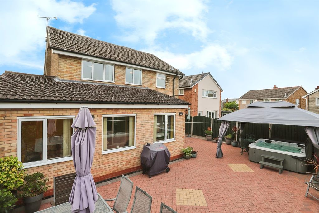 Property photo 3 of 17