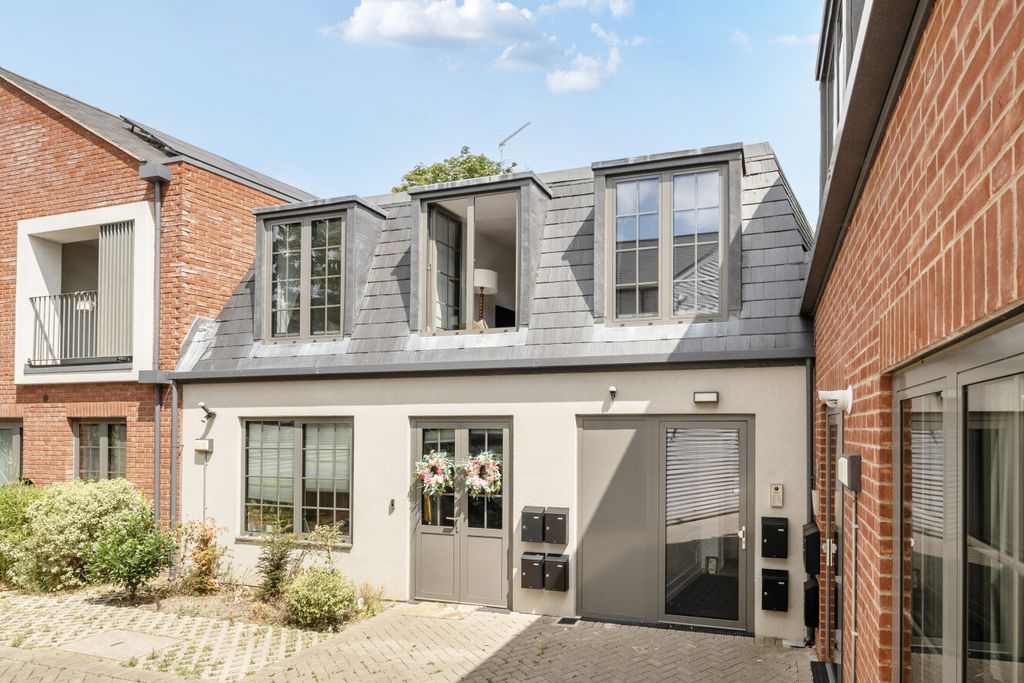 Property photo 2 of 15 1492771-16-6A580c...
