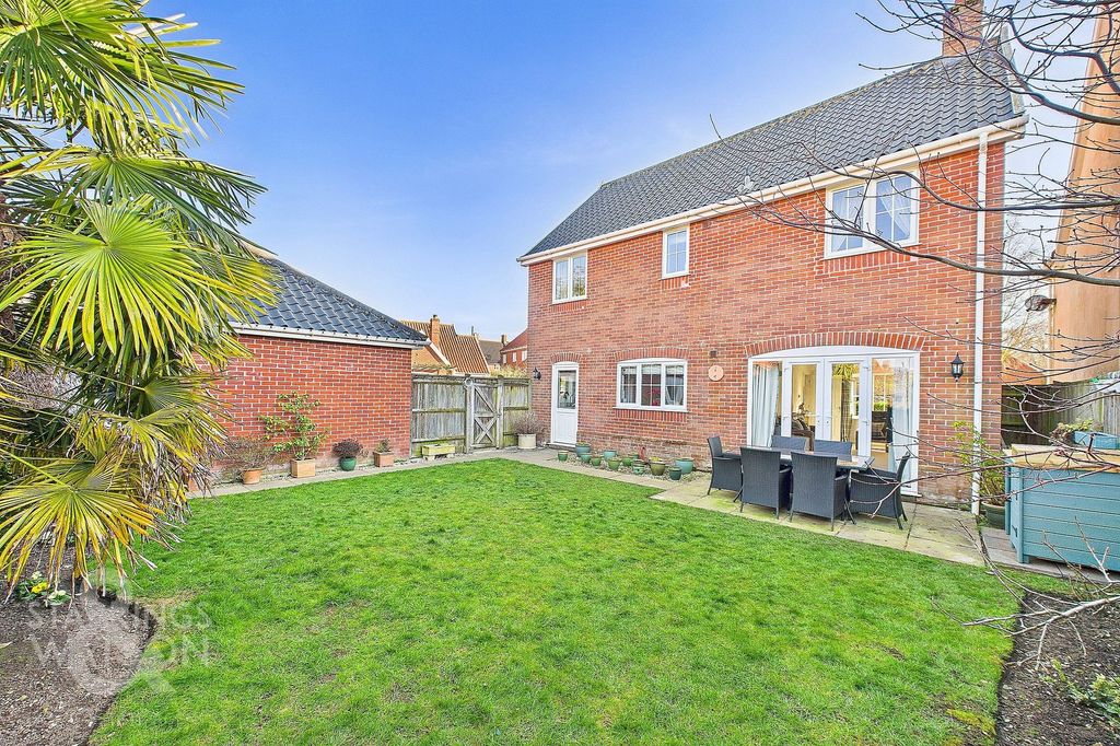 Property photo 3 of 26