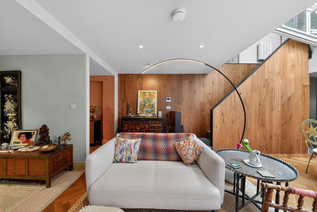 Property photo 1 of 16 Image