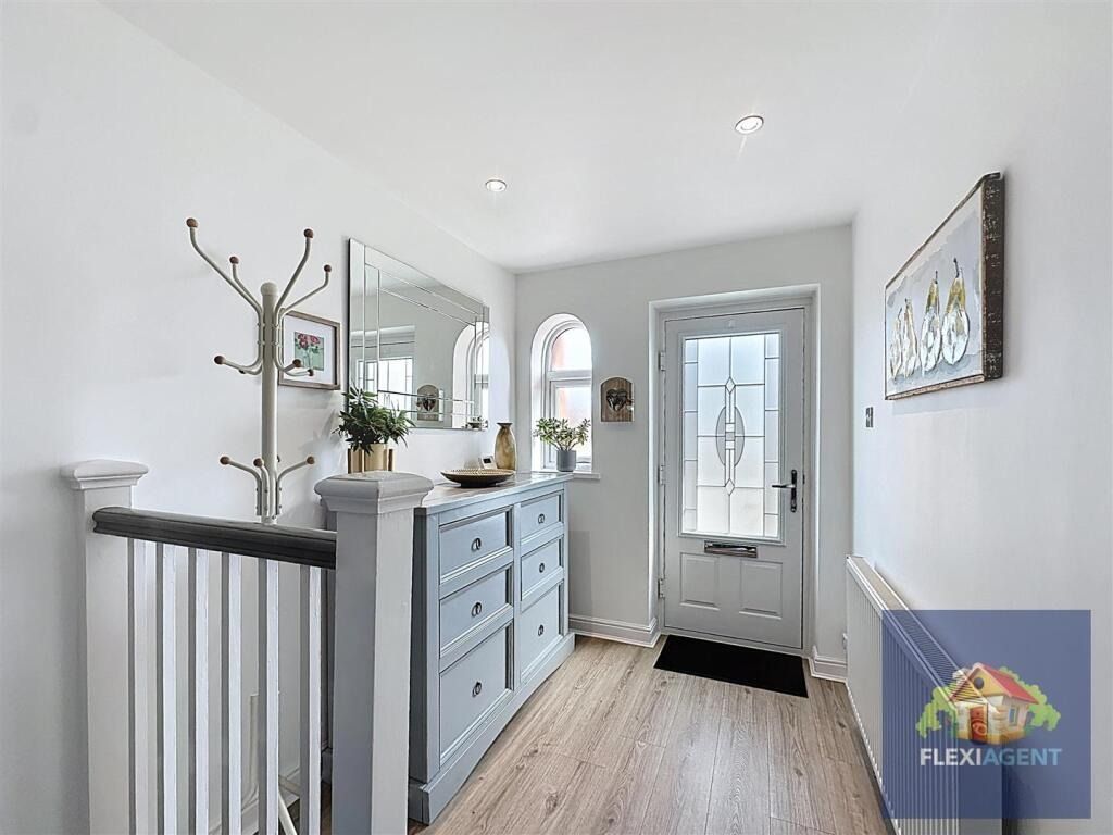 Property photo 2 of 33 4319363