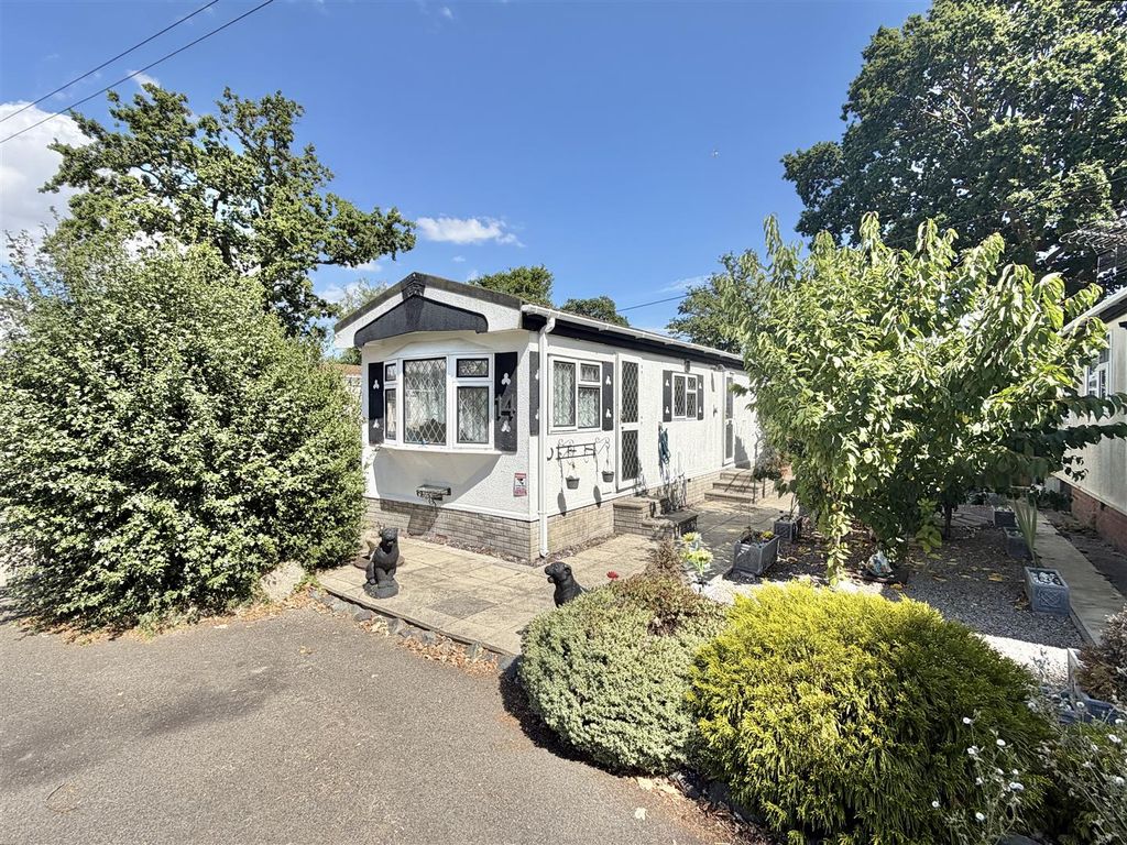 Property photo 1 of 11 Outside Front