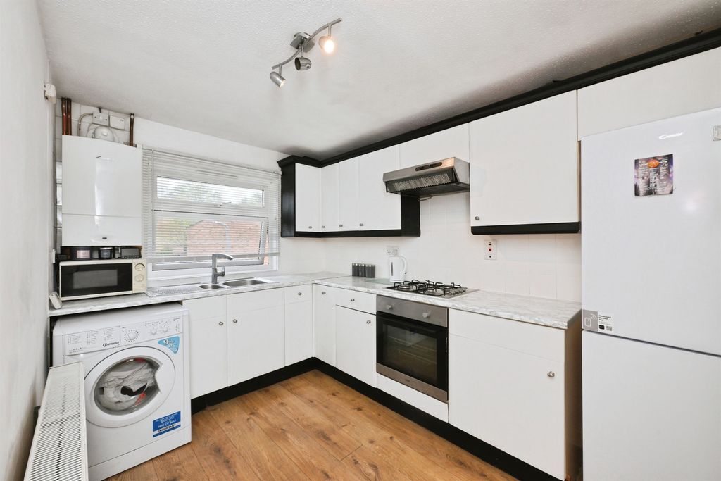 Property photo 2 of 13