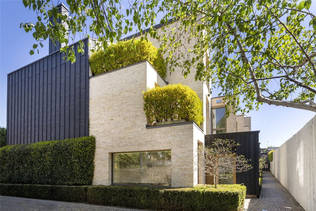 Property photo 1 of 16 External