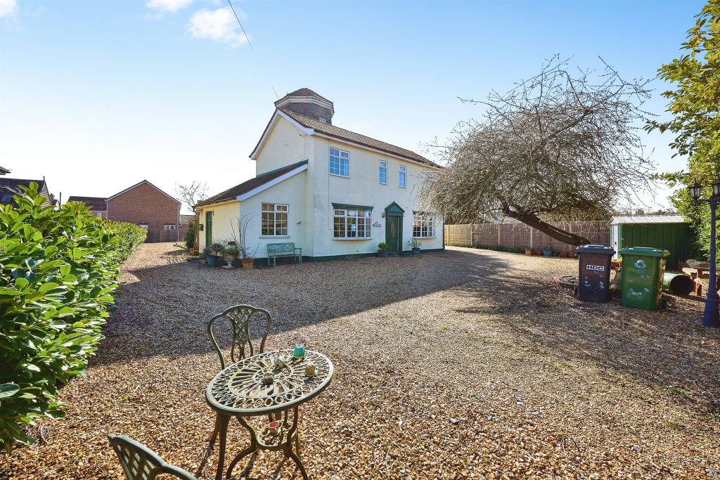 Property photo 2 of 13