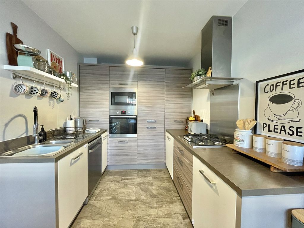 Property photo 3 of 22 Picture No. 04