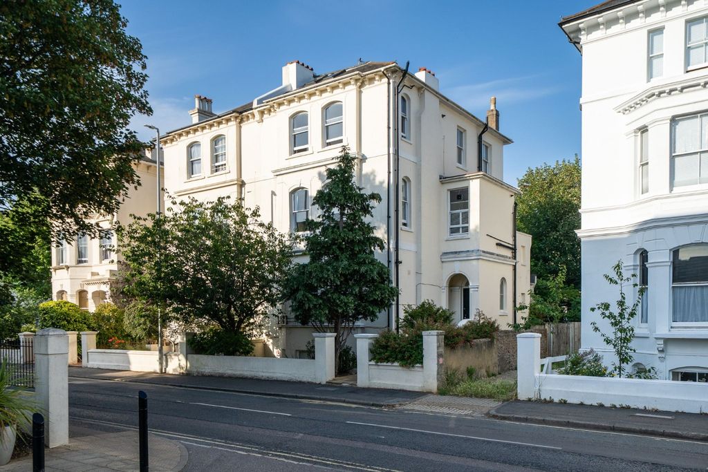 Property photo 1 of 11 4182271