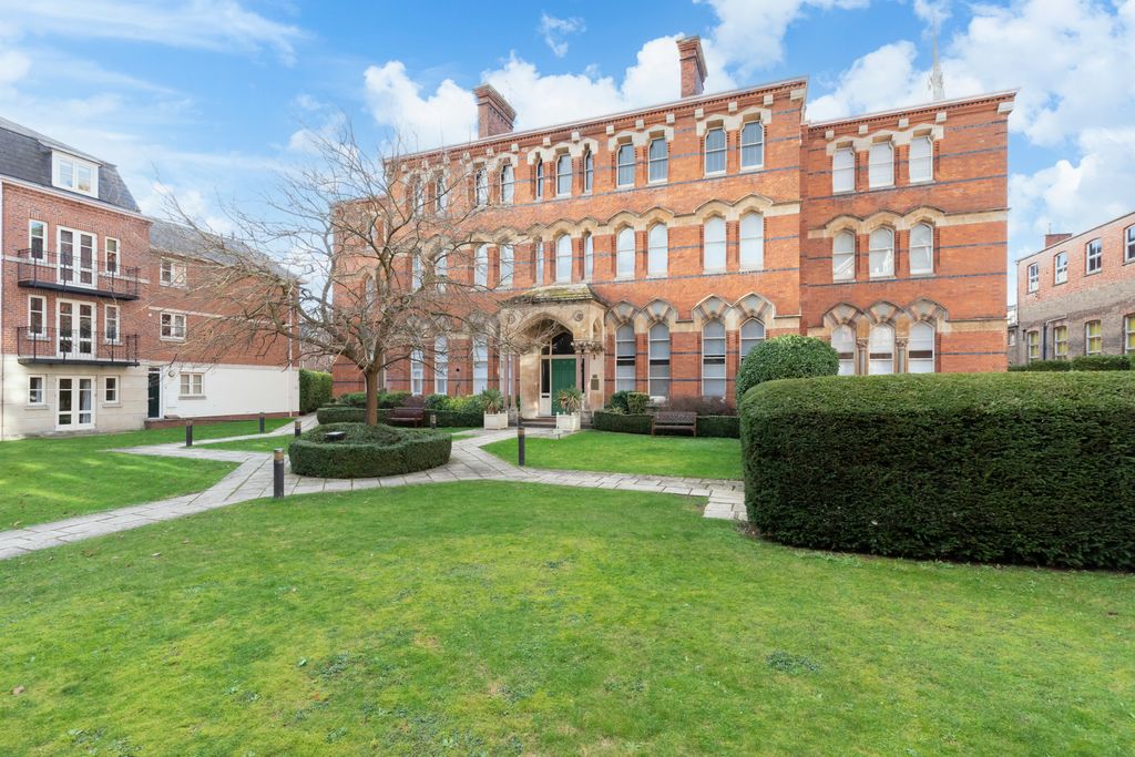 Property photo 1 of 7