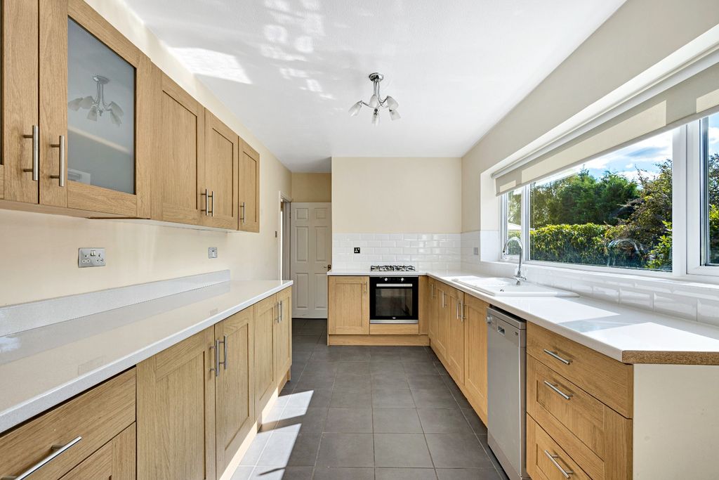 Property photo 3 of 16 4432725