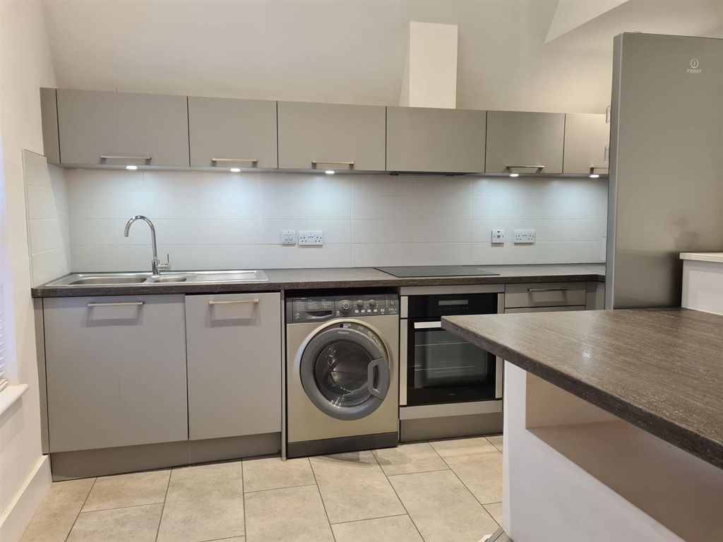 Property photo 3 of 8 1000013263.Jpg