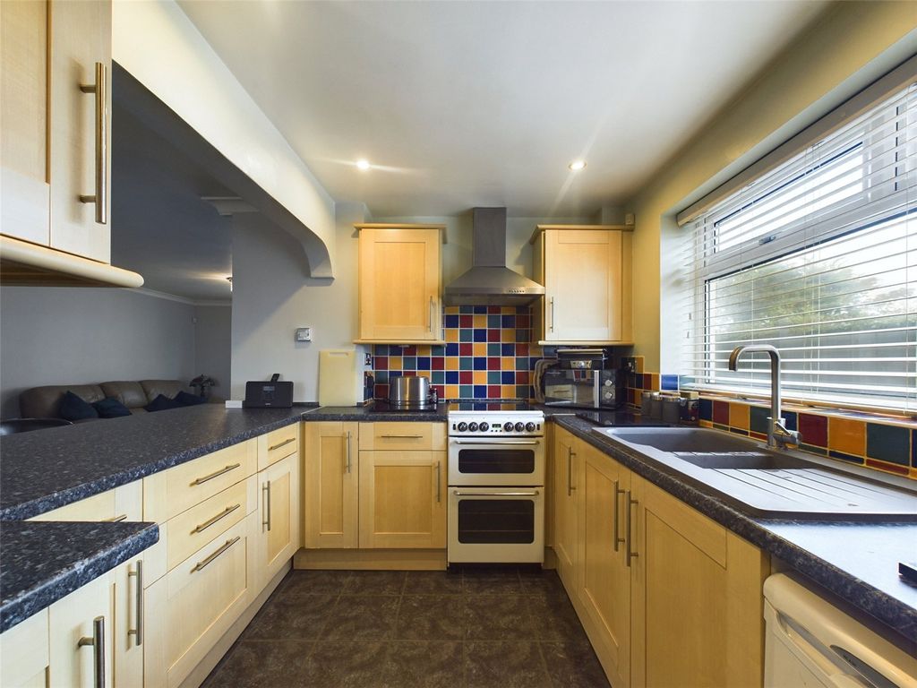 Property photo 2 of 22 Kitchen
