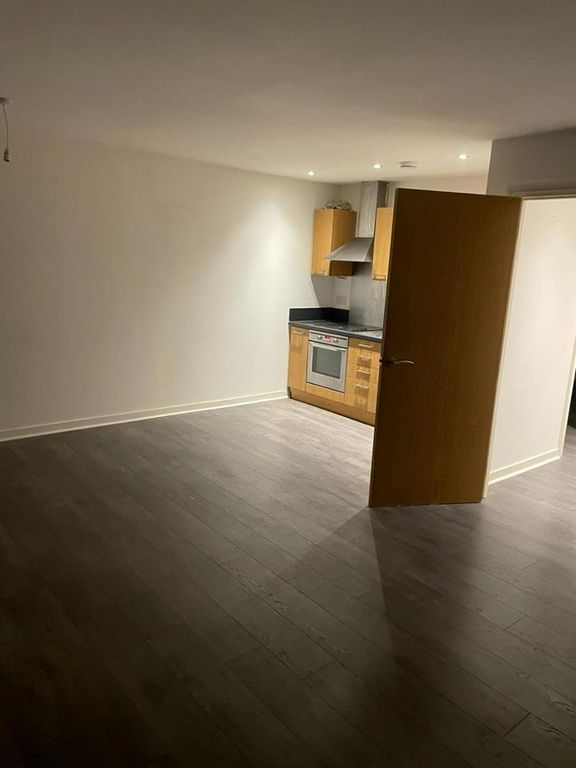 Property photo 3 of 6 O_1Hm3Tp9Fh1Lna1Brdq8d1H2F1Koq3.Jpeg