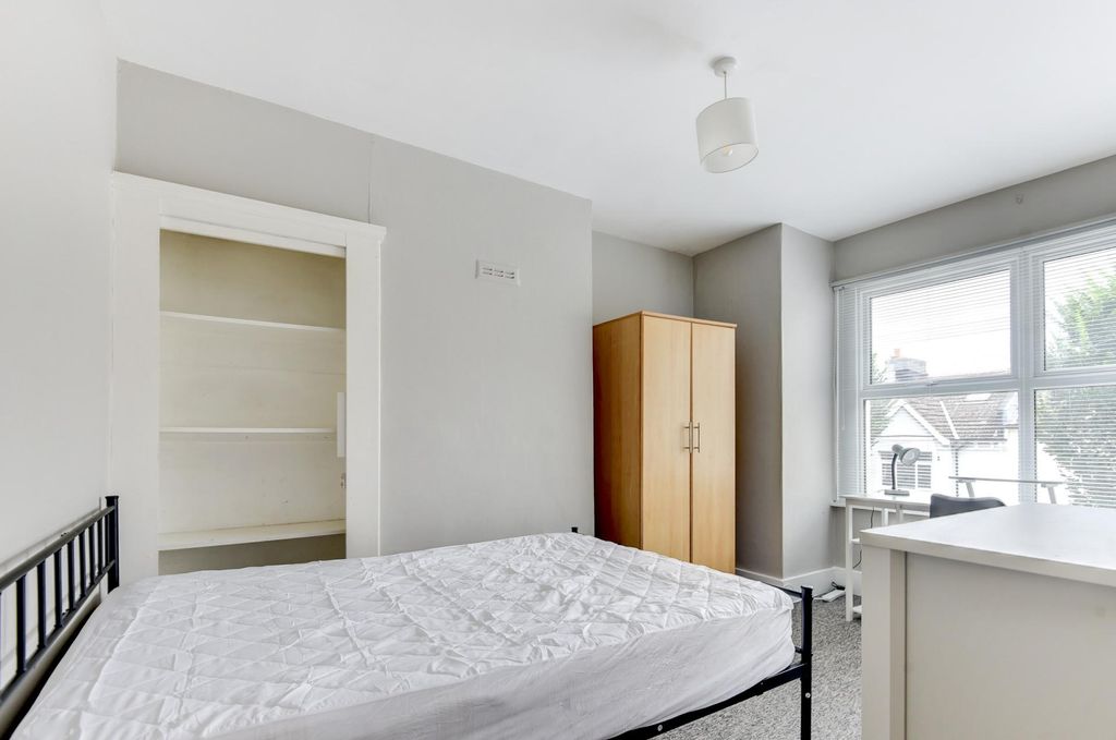 Additional image 6 of 7 bed semi-detached house to rentBernard Road, Brighton BN2