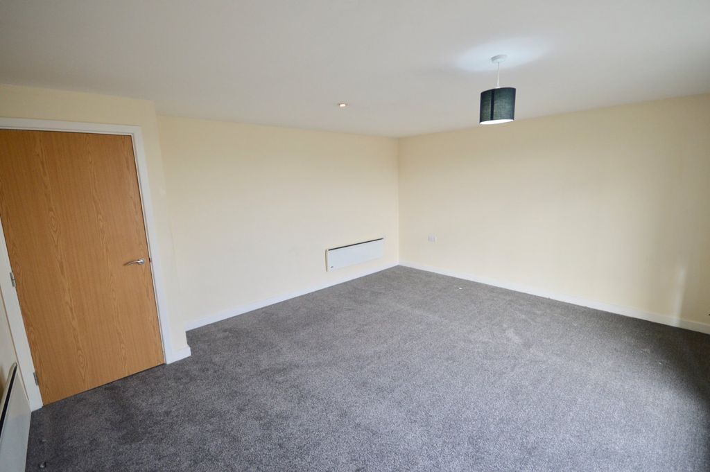 Property photo 3 of 10 Picture No. 12