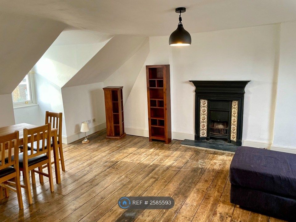 Property photo 2 of 17 Living Room
