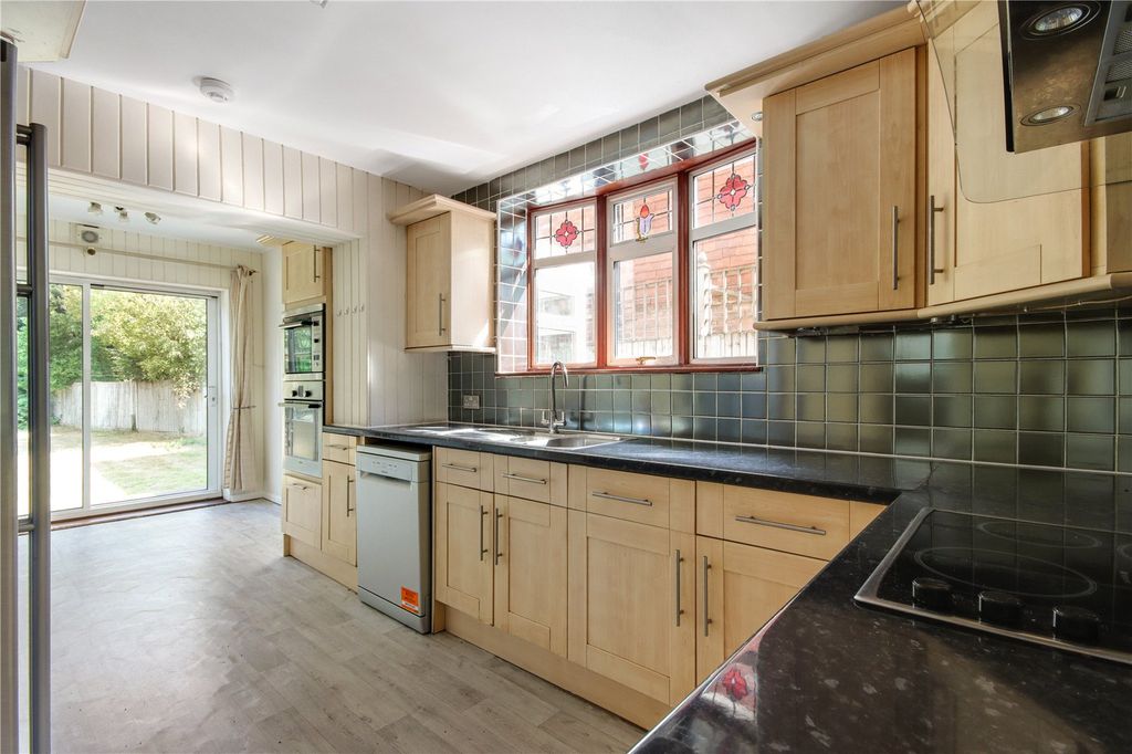 Property photo 2 of 13 Kitchen/Breakfast