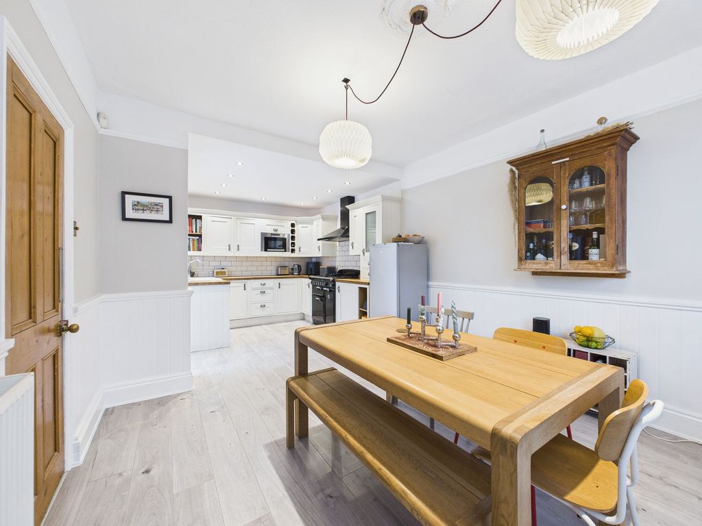 Property photo 2 of 23 Dining Kitchen