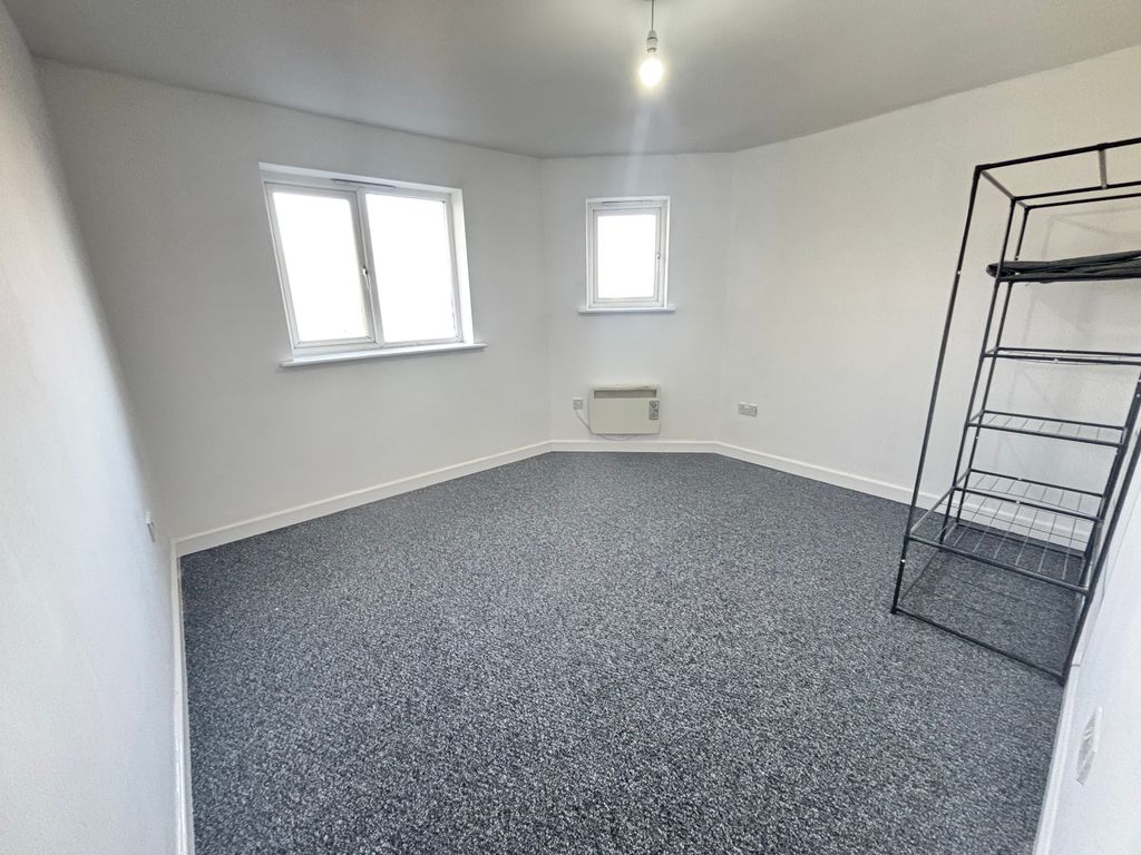 Property photo 2 of 11 Image