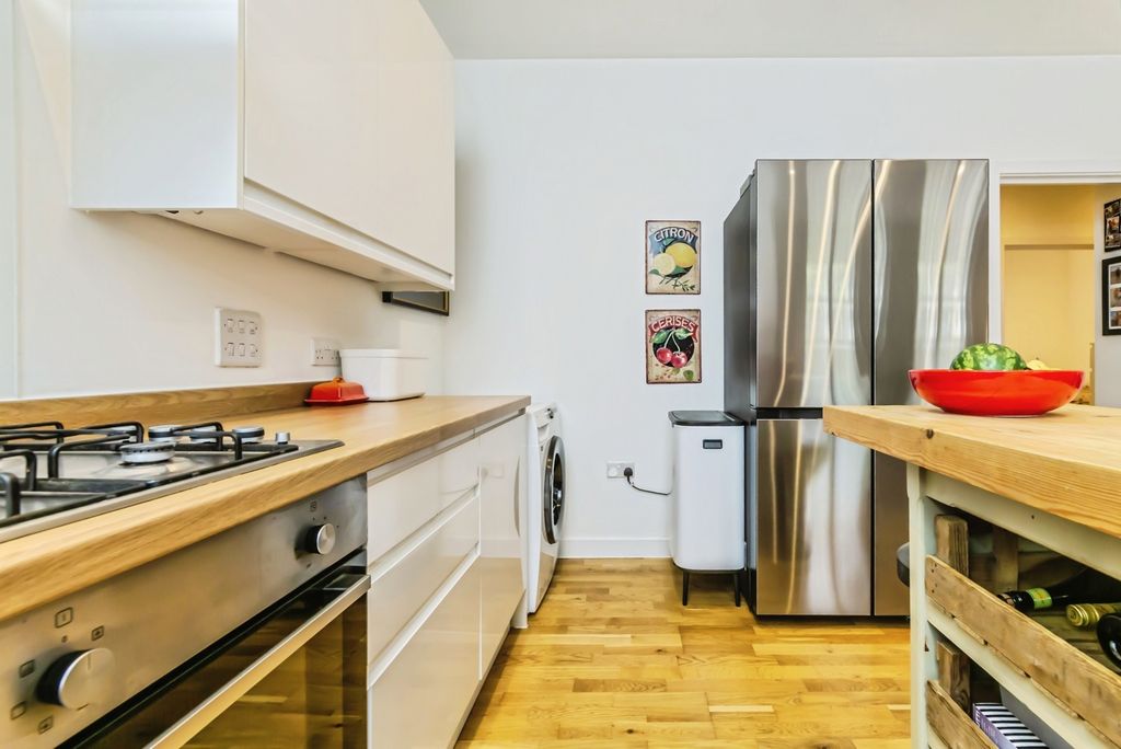 Property photo 3 of 17 Pbox-Img.Jpg