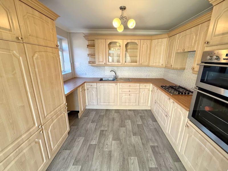 Property photo 3 of 14 Kitchen