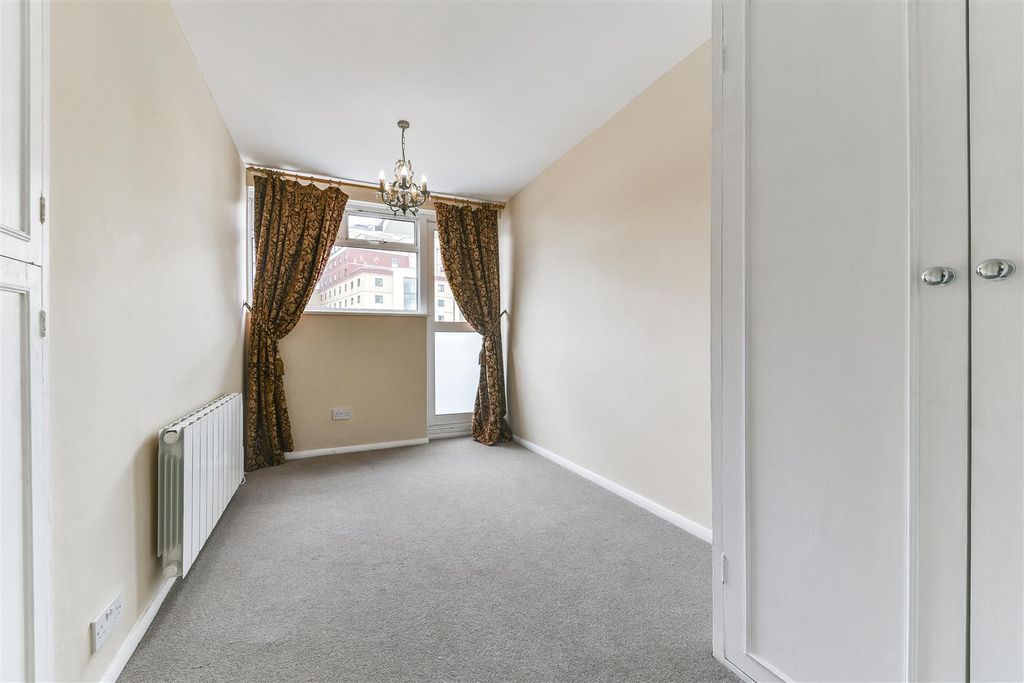 Property photo 3 of 8