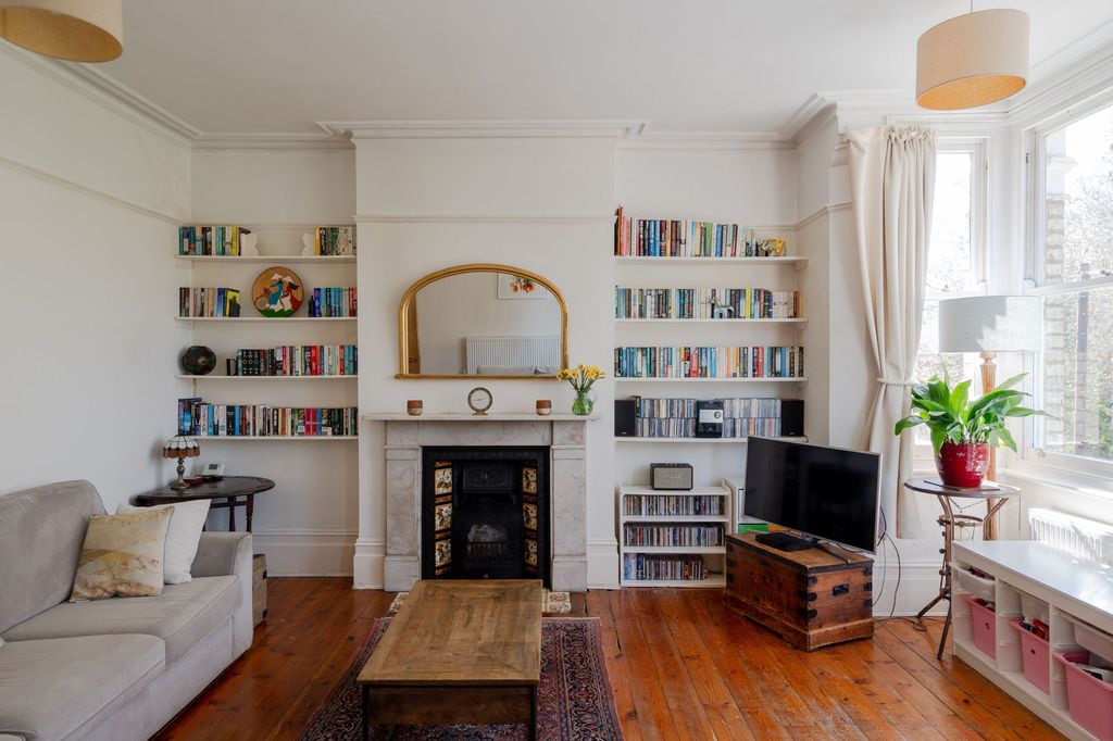 Property photo 2 of 25