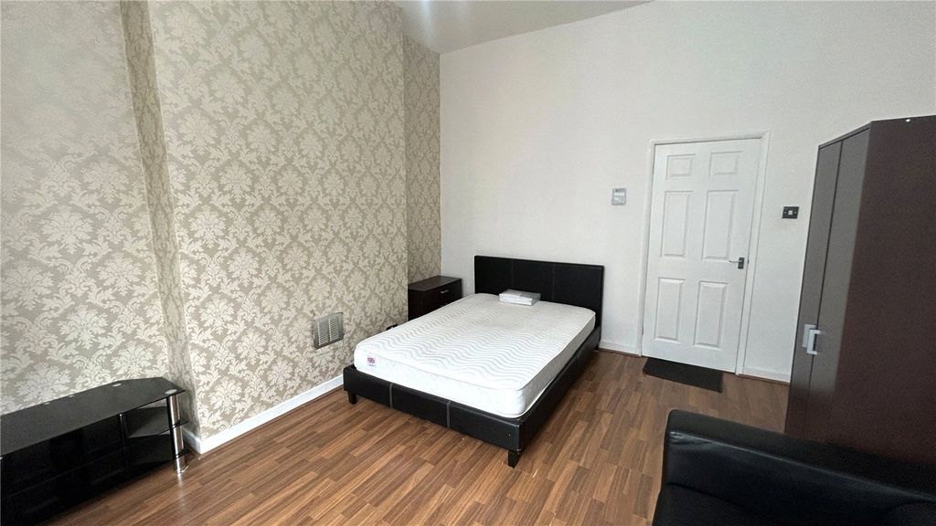 Property photo 3 of 7 Picture No. 15