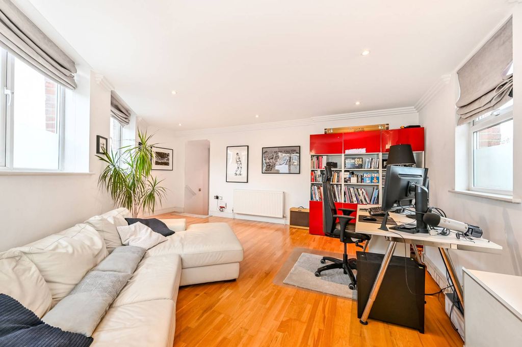 Property photo 2 of 8