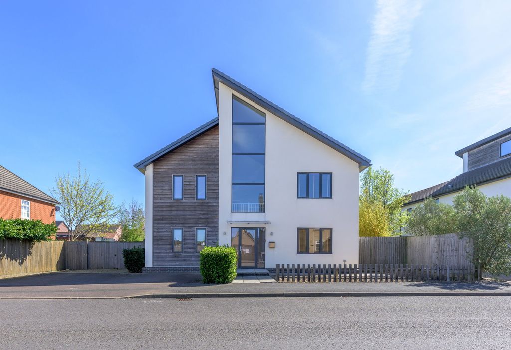 Property photo 1 of 54