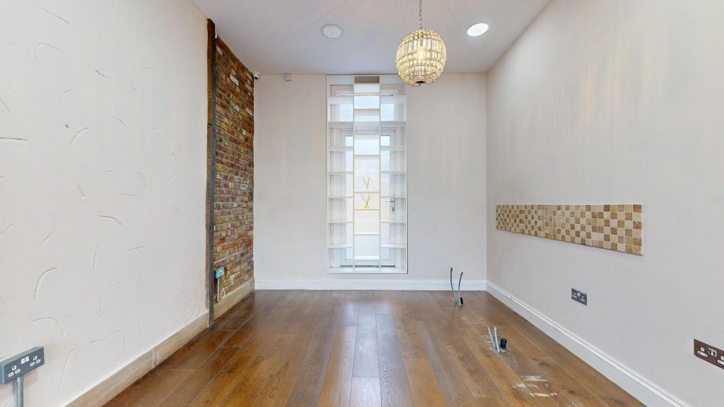 Property photo 3 of 28