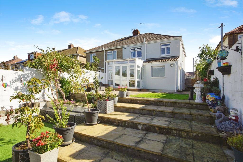 Property photo 3 of 17 Photo