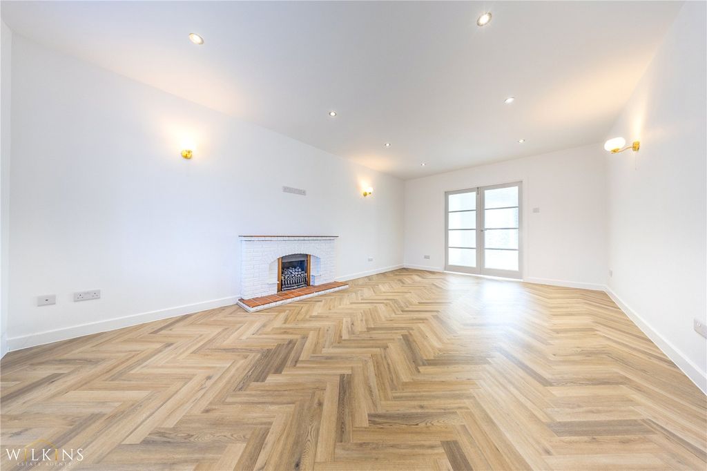 Property photo 3 of 41 Picture No. 01