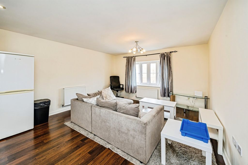 Property photo 2 of 12