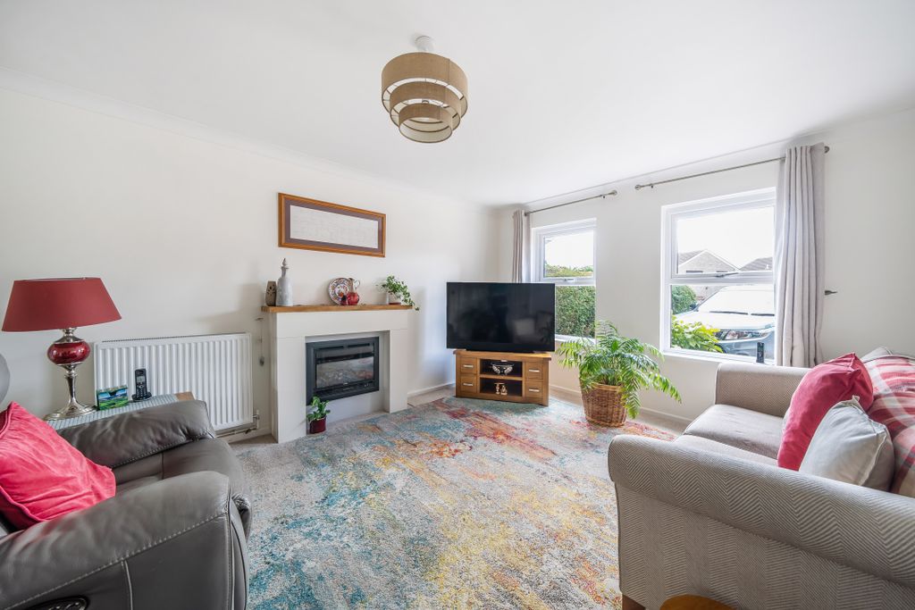 Property photo 2 of 13 10394132