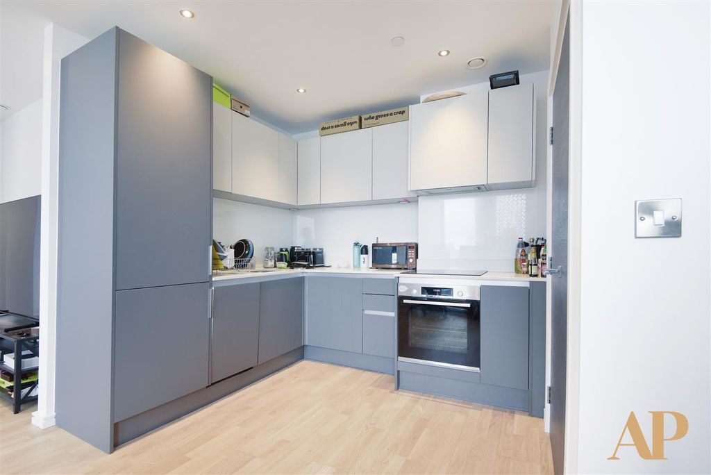 Property photo 3 of 11