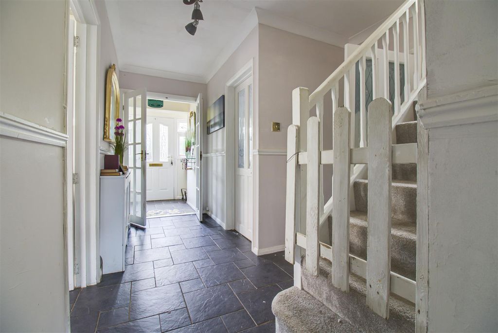 Property photo 3 of 31 Entrance Hallway