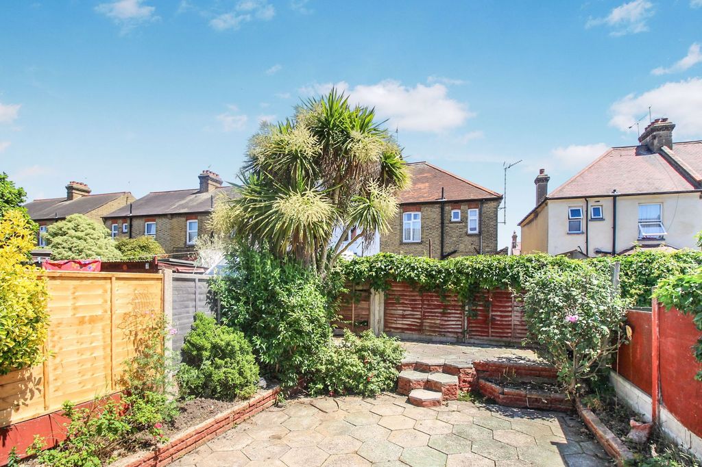 Property photo 2 of 17