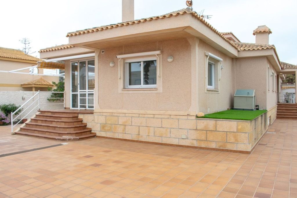 Property photo 1 of 50