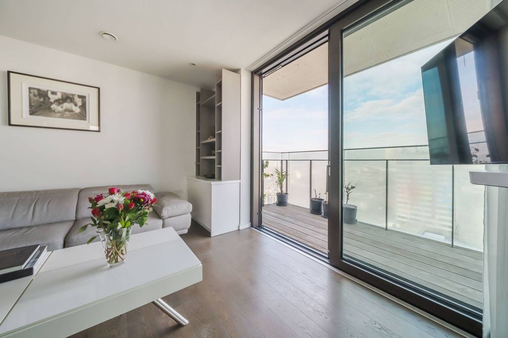 Property photo 2 of 22