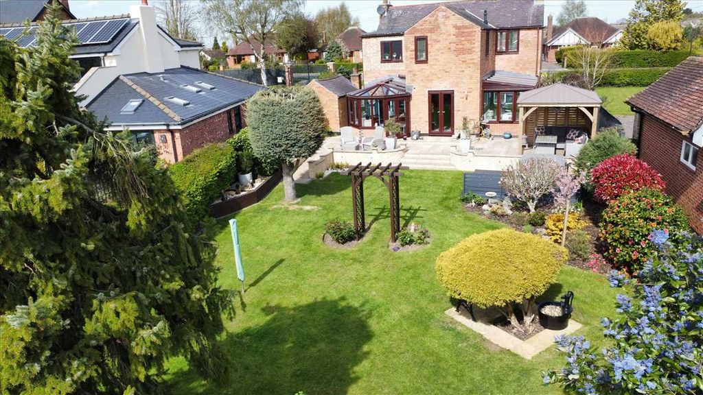 Property photo 2 of 33