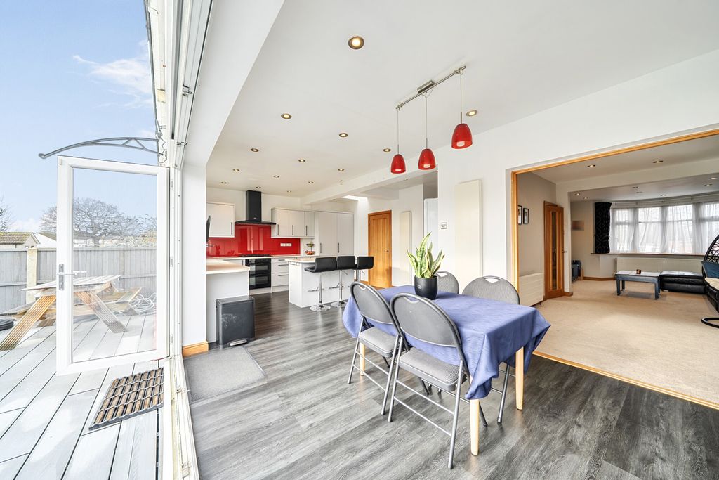 Property photo 3 of 14 1401493-7-697796A...