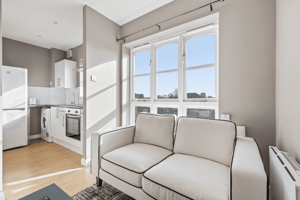 Property photo 3 of 12