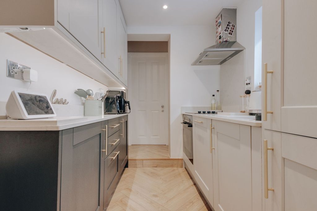 Property photo 3 of 13 Kitchen