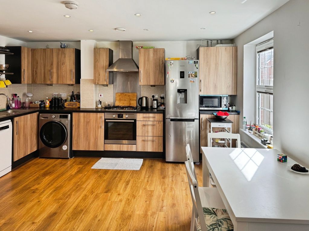 Property photo 3 of 7 Pbox-Img.Jpg