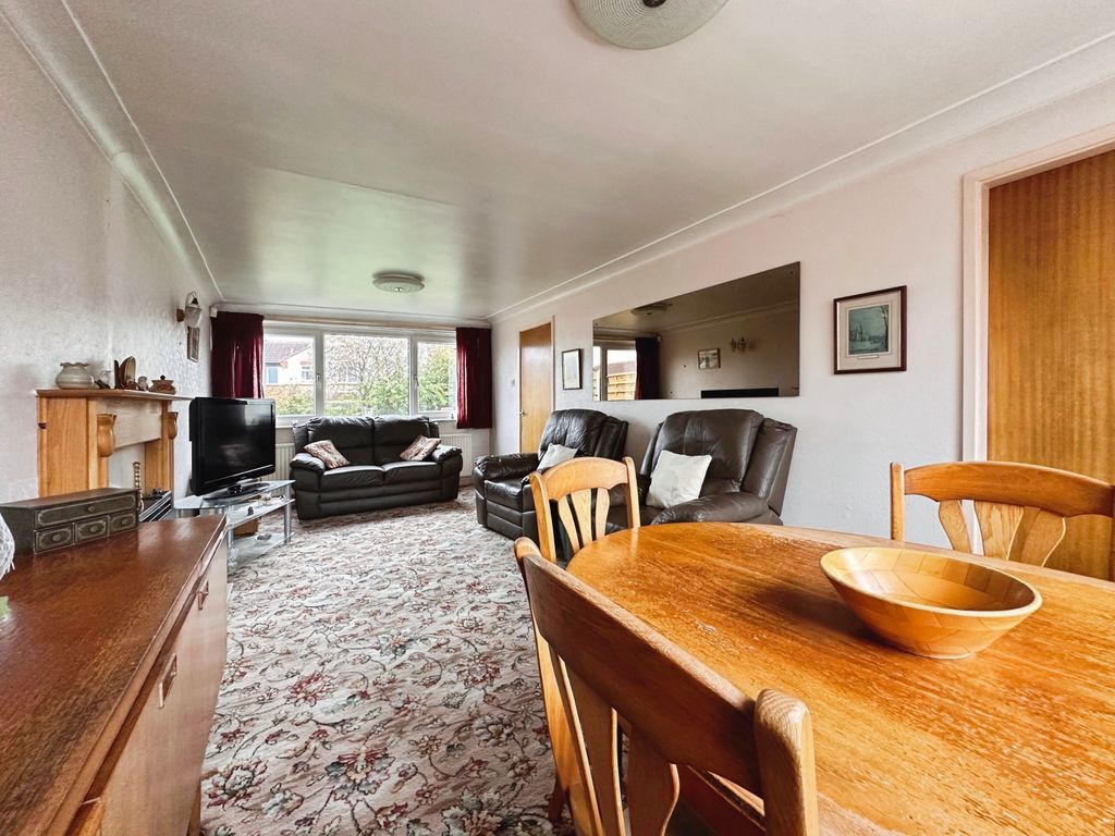 Property photo 3 of 18 Lounge/Diner