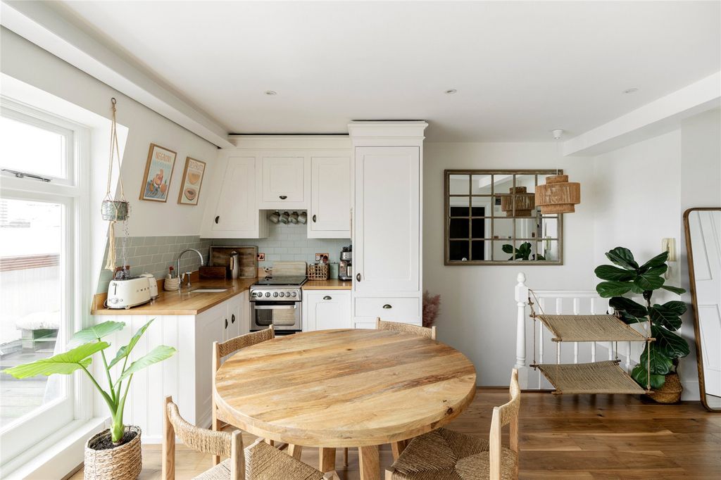 Property photo 3 of 9 Picture No. 16