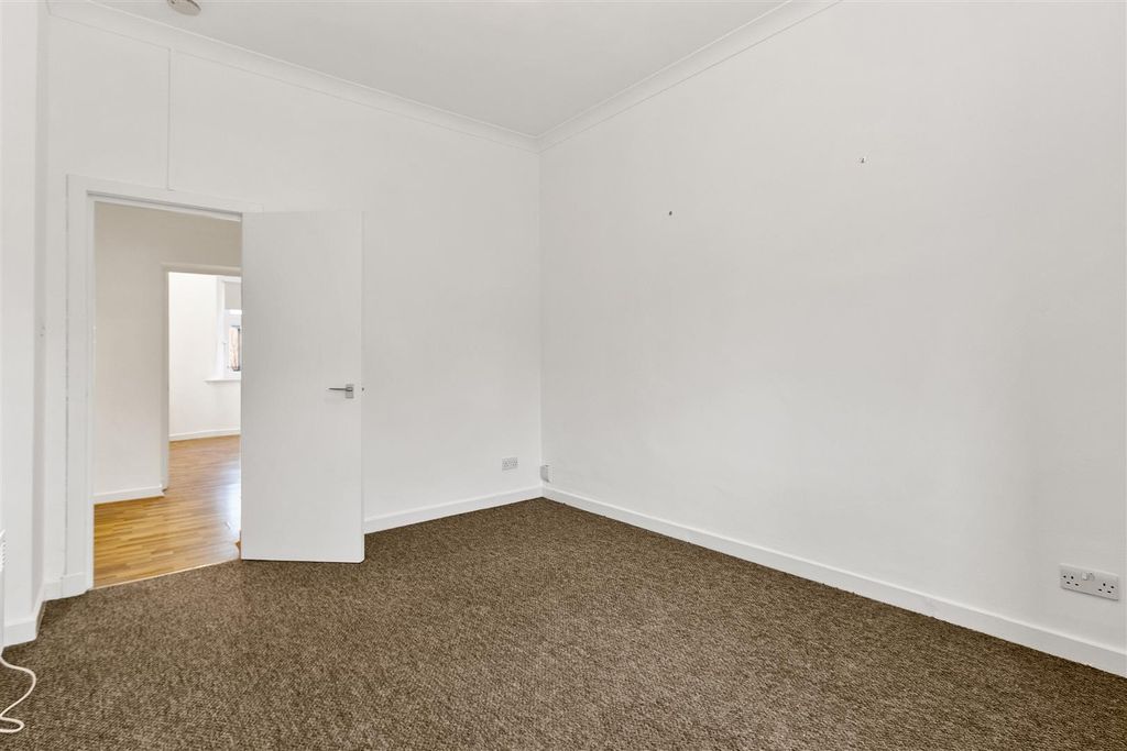 Property photo 3 of 20 Bruce-St-7.Jpg