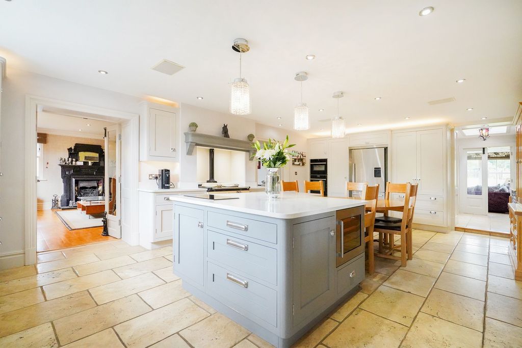 Property photo 2 of 55